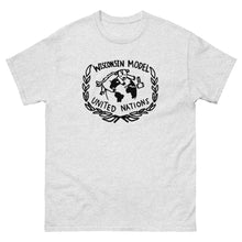 Load image into Gallery viewer, model un tee